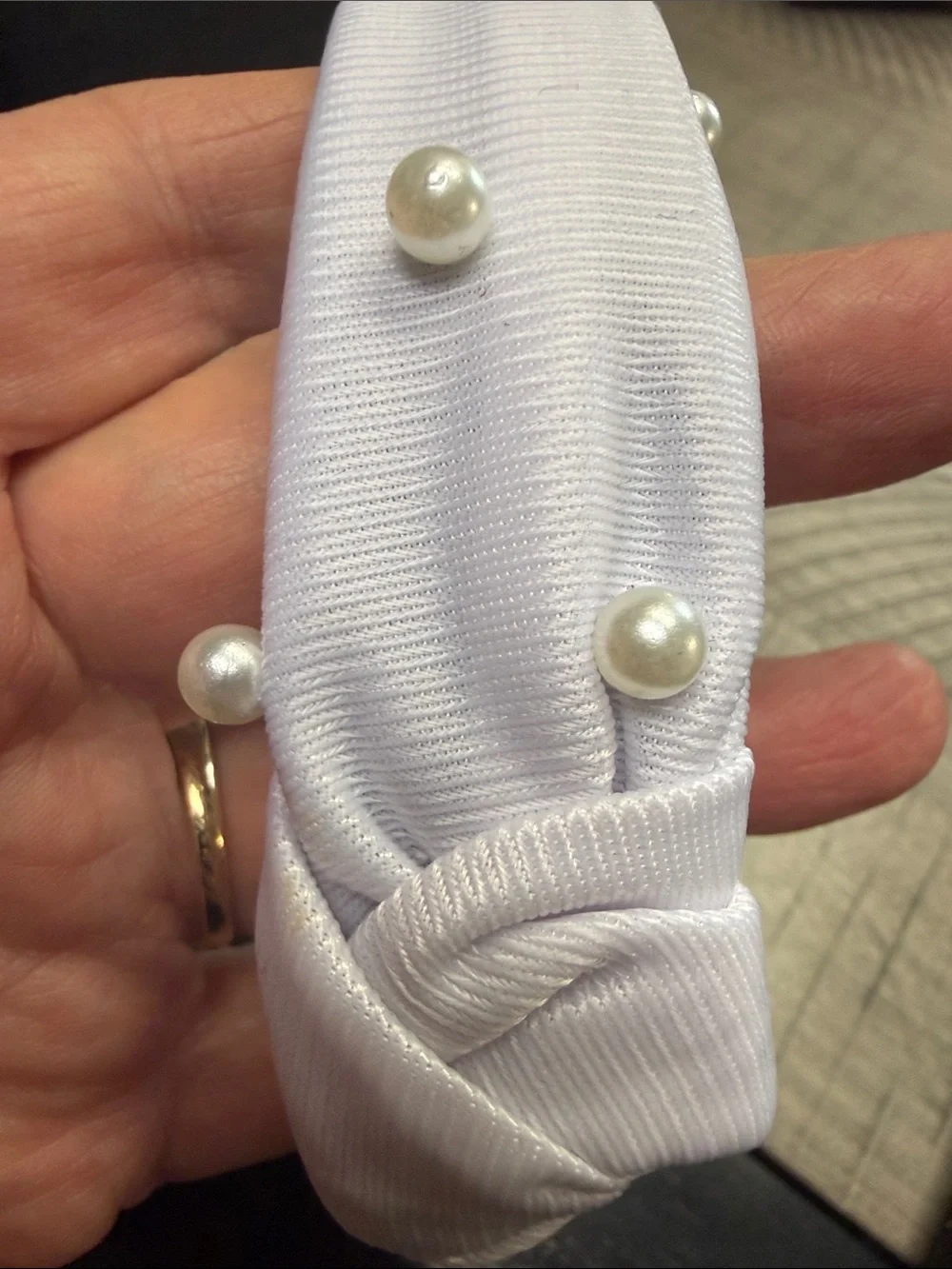 Pearl-Embellished White Knotted Headband